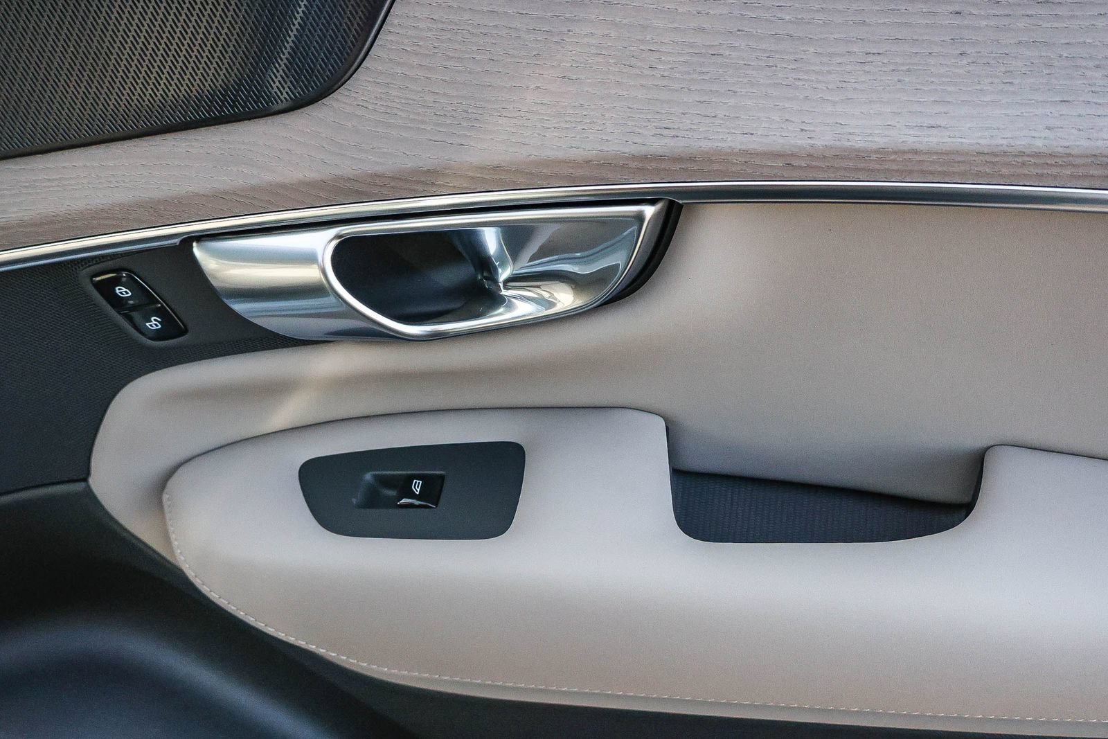 New 2026 Volvo XC90 T8 Plus w/ Protection Package AWD/4WD image 19