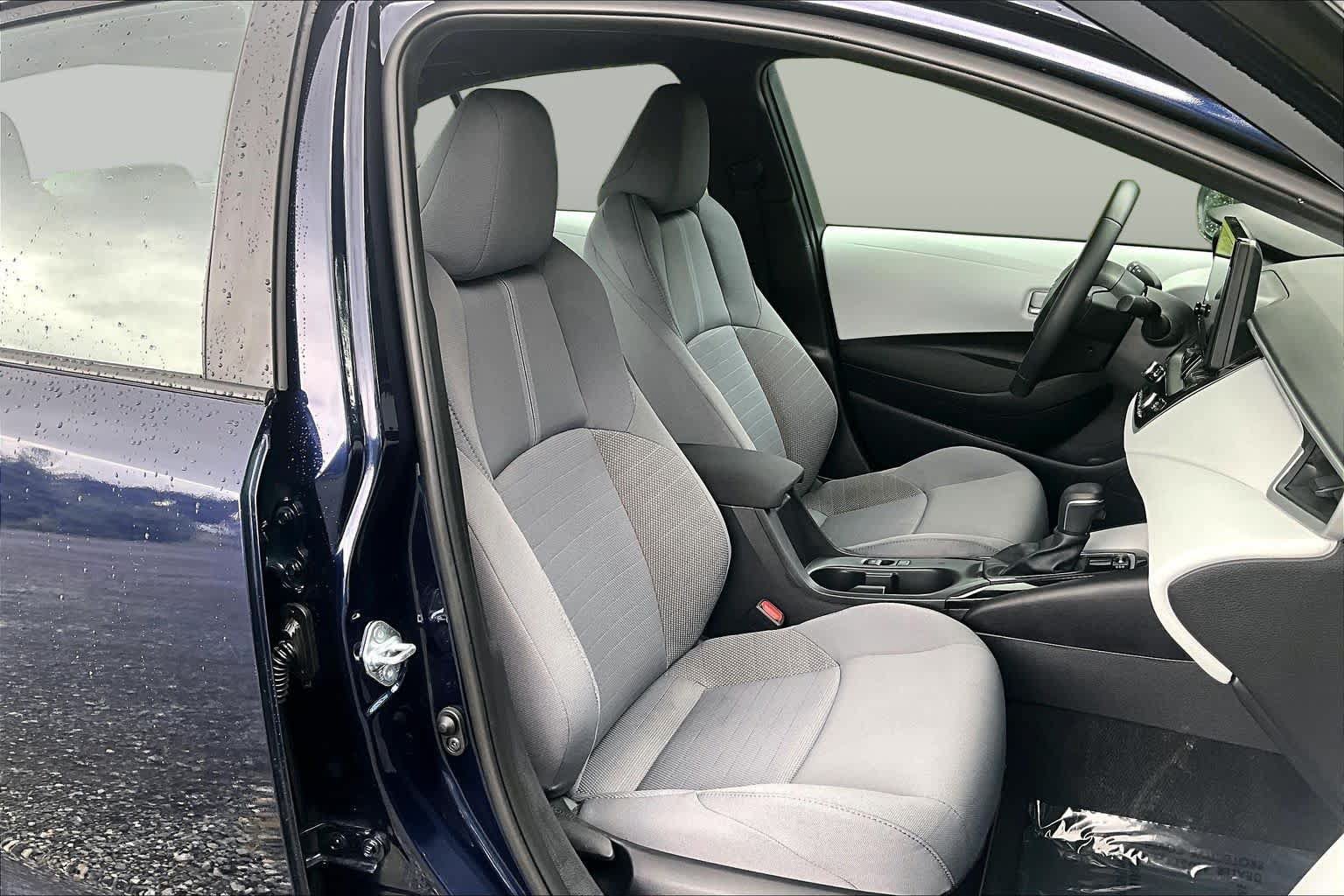 Used 2026 Toyota Corolla SE FWD image 9