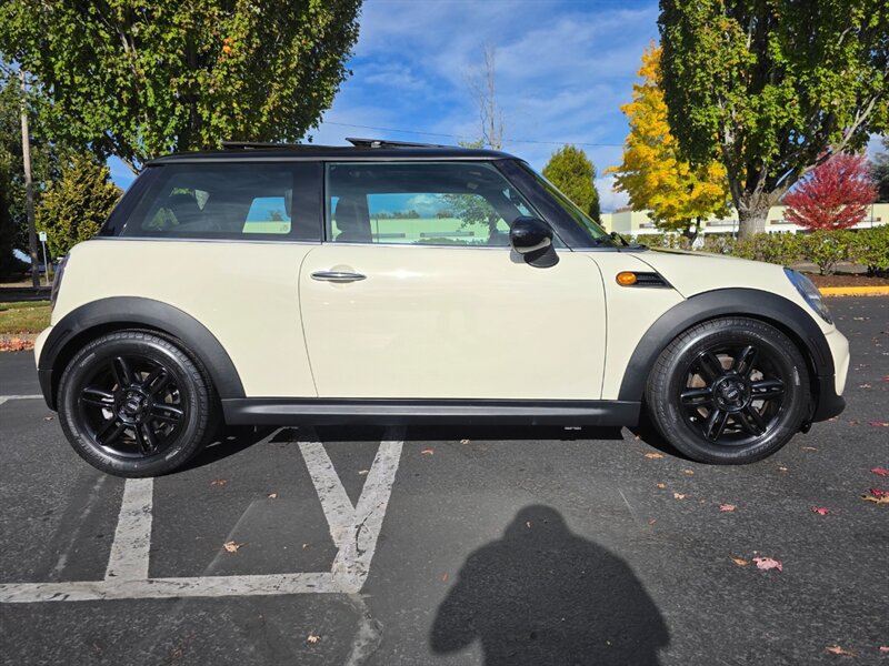 Used 2013 MINI Cooper Hardtop w/ Premium Pkg 2 FWD image 4