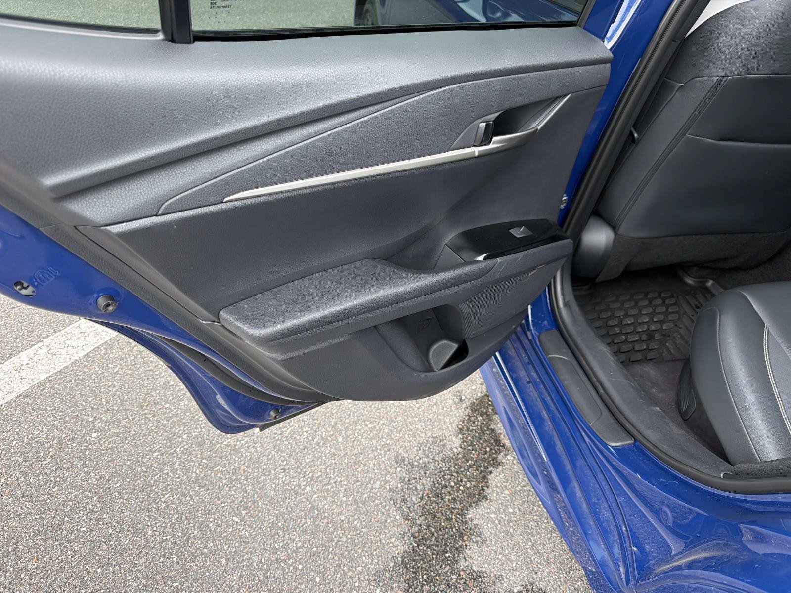 Used 2026 Toyota Camry SE FWD image 9