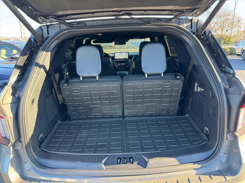 Used 2025 Ford Explorer ST w/ Sun And Sound Package image 10