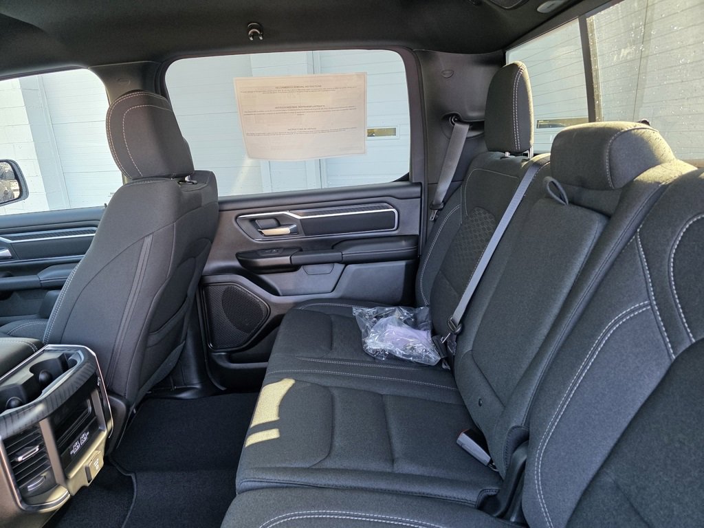 New 2026 RAM 1500 4x4 Crew Cab image 31