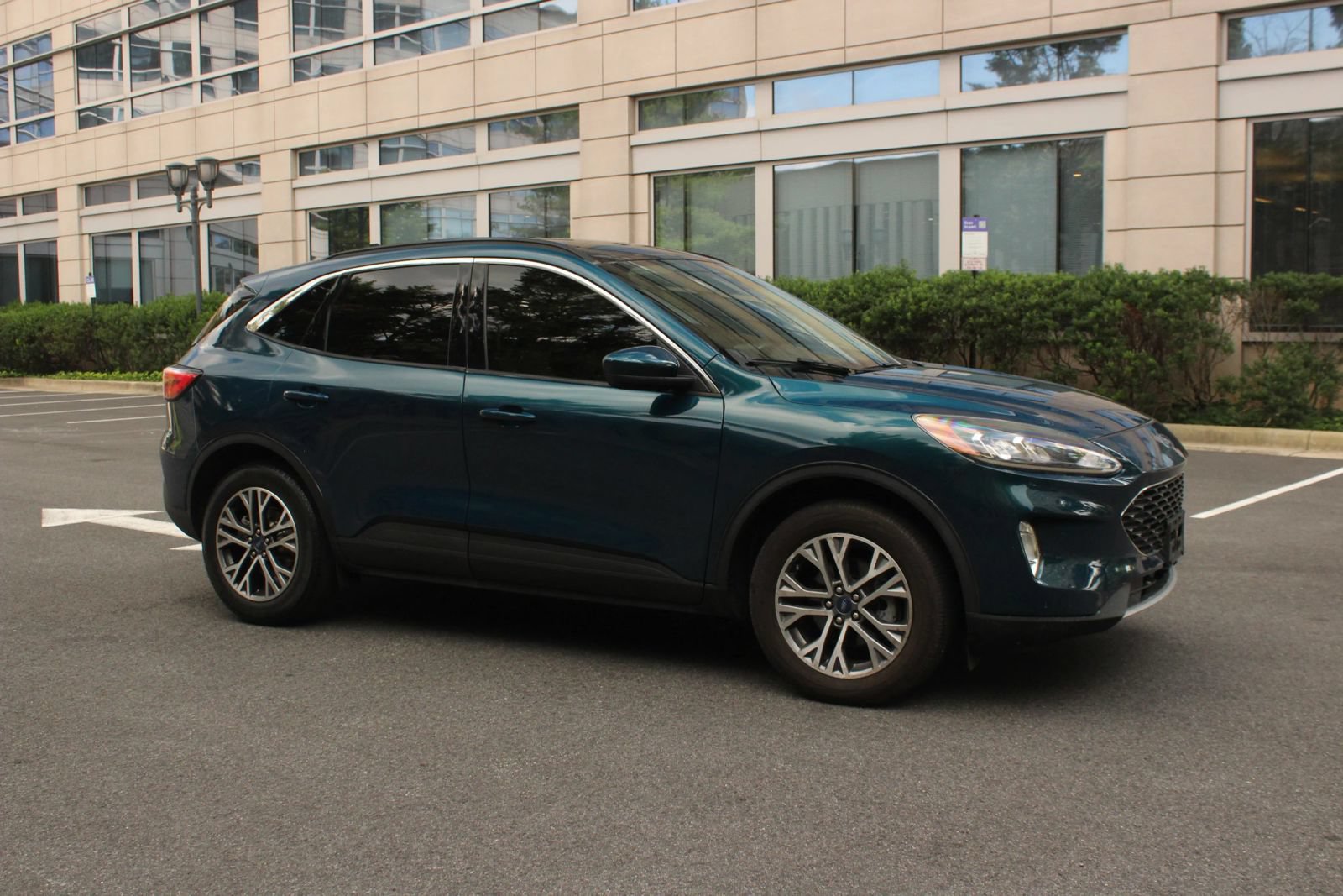 Used 2020 Ford Escape SEL AWD/4WD image 2