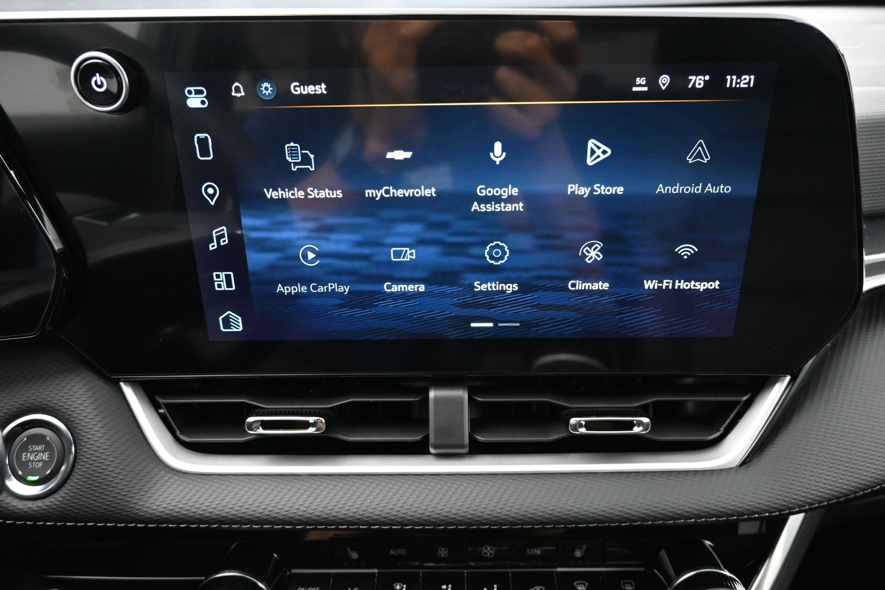 New 2027 Chevrolet Equinox LT w/ Convenience Package II FWD image 16