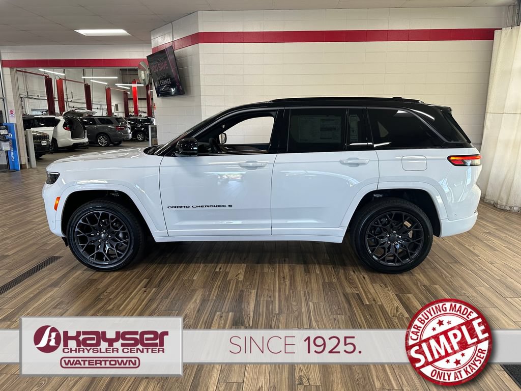 New 2026 Jeep Grand Cherokee Summit AWD/4WD image 2