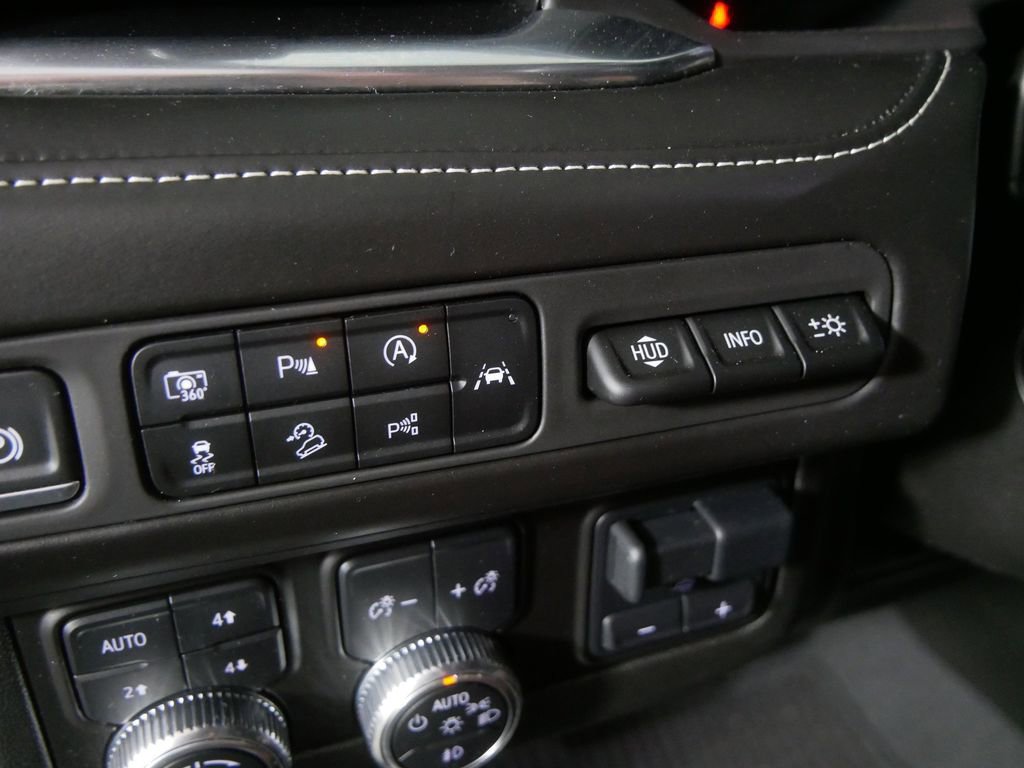 Used 2024 GMC Yukon Denali Ultimate AWD/4WD image 16