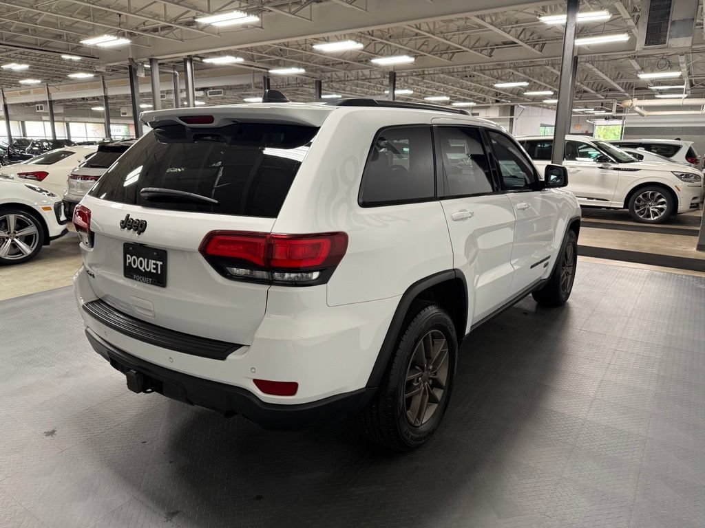 Used 2016 Jeep Grand Cherokee Laredo 75th Anniversary AWD/4WD image 4