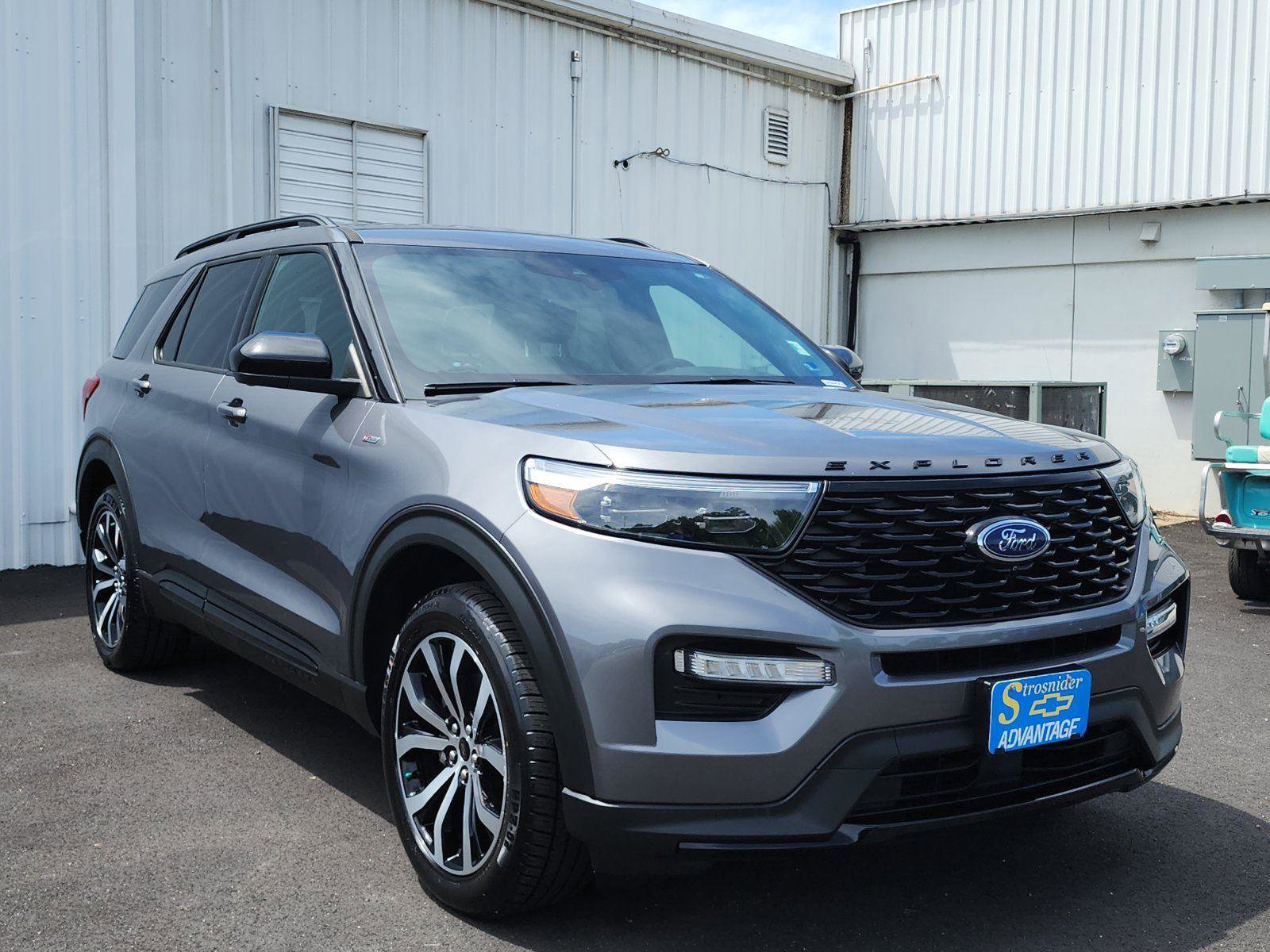 Used 2022 Ford Explorer ST-Line w/ Class IV Trailer Tow Package RWD image 7