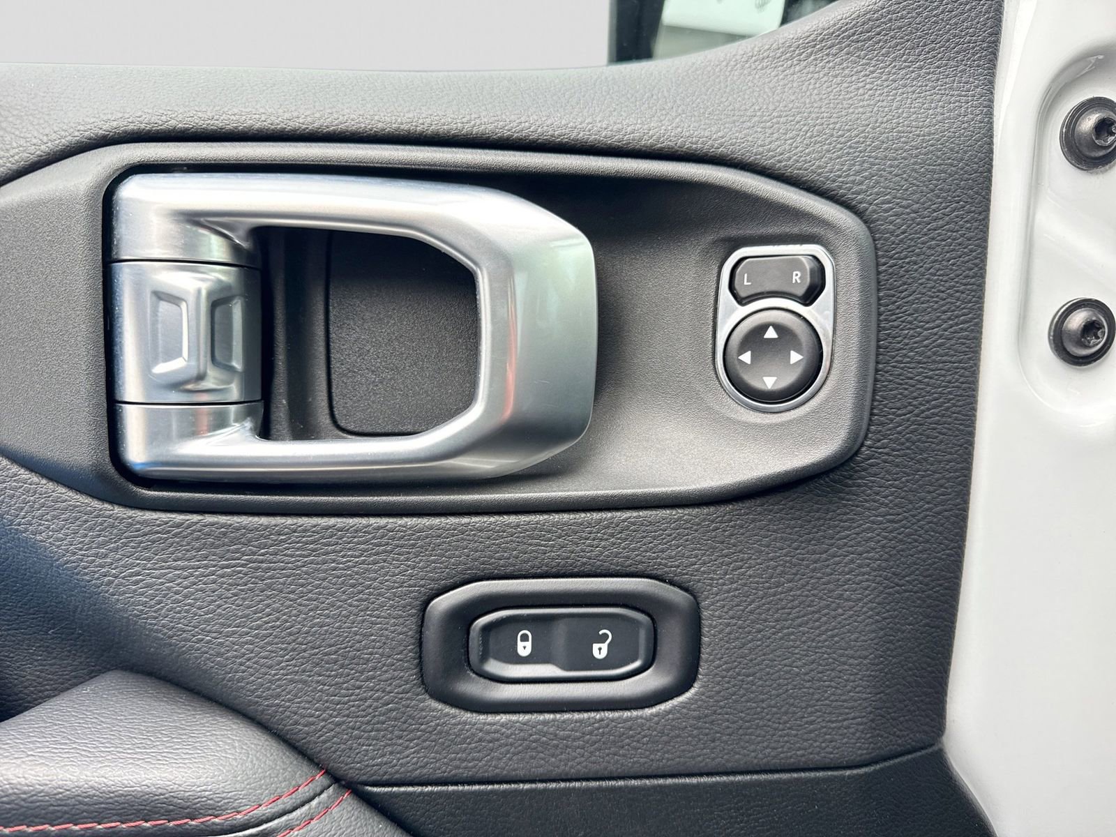 Used 2021 Jeep Wrangler Unlimited Rubicon w/ Uconnect 4C Nav & Sound Group AWD/4WD image 19