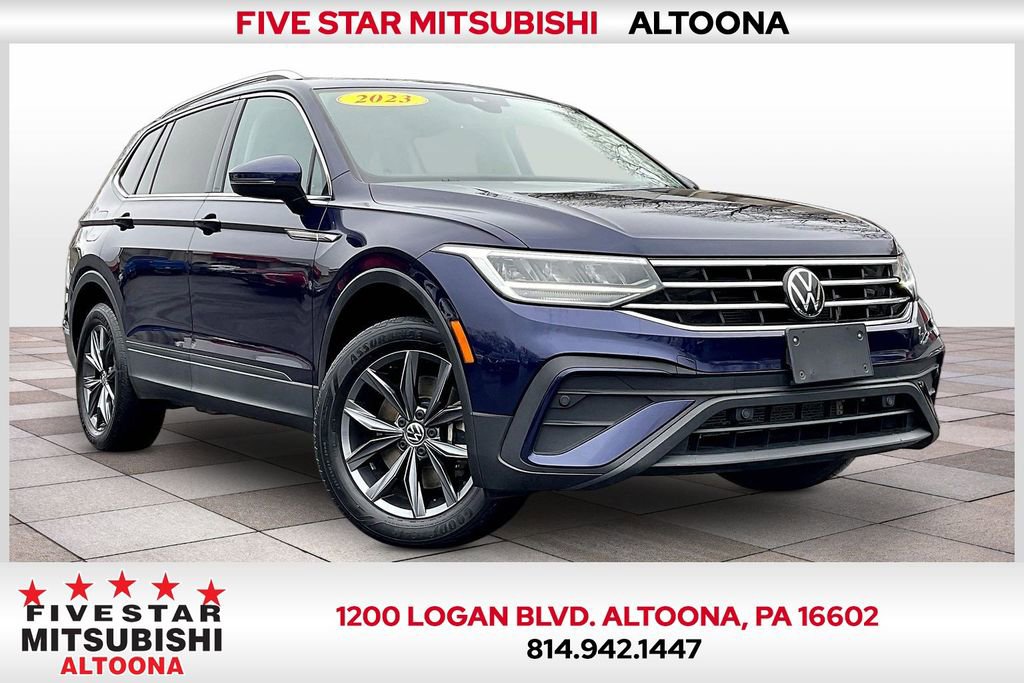 Used 2023 Volkswagen Tiguan SE w/ Panoramic Sunroof Package image 1