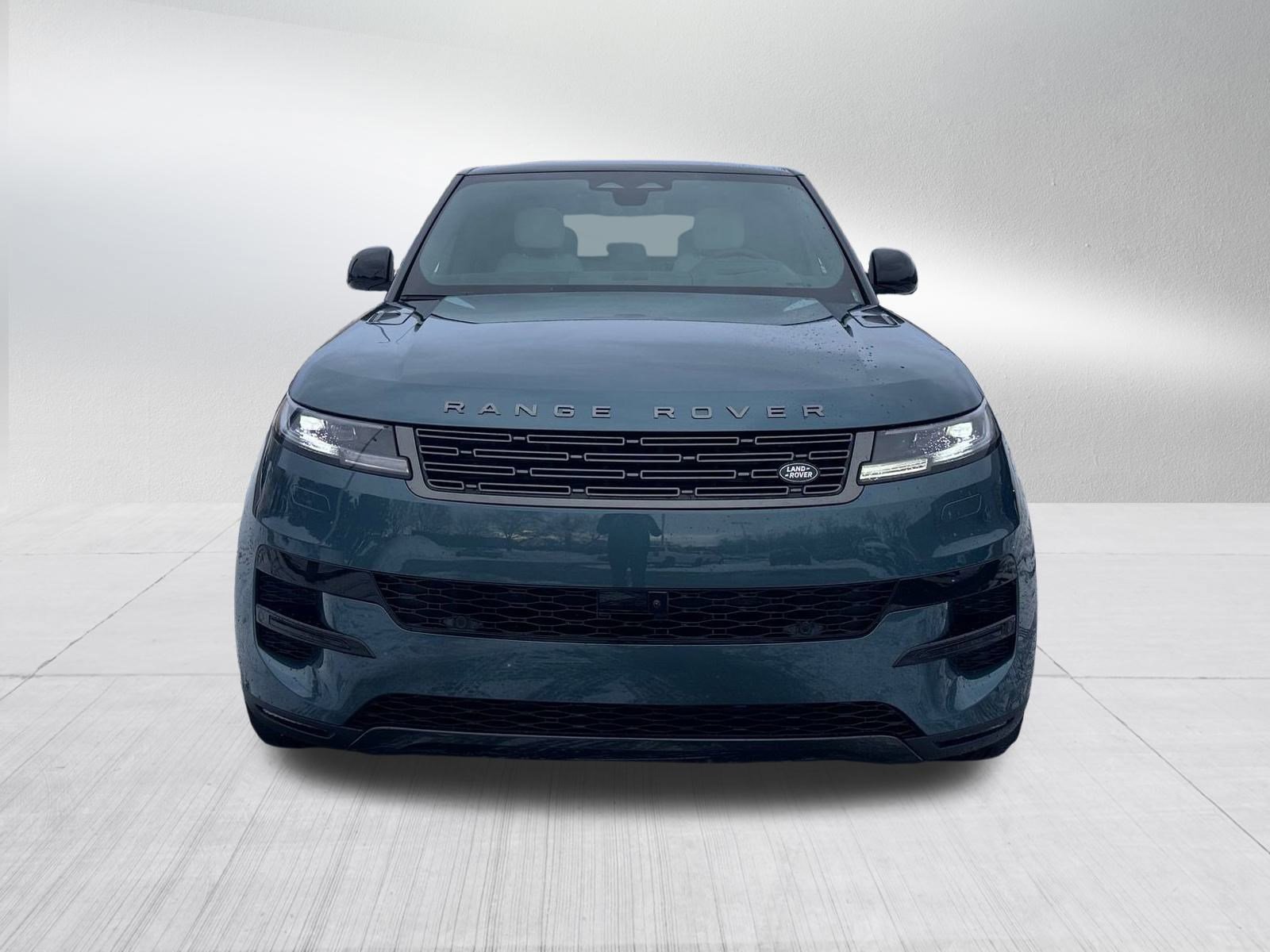 New 2026 Land Rover Range Rover Sport SE image 2