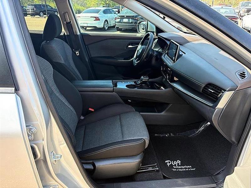 Used 2022 Nissan Rogue SV FWD image 36
