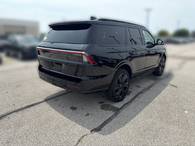 New 2027 Lincoln Navigator Reserve w/ Jet Appearance Package AWD/4WD image 6