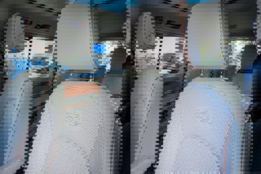 New 2025 Volkswagen ID. Buzz Pro S Plus image 11