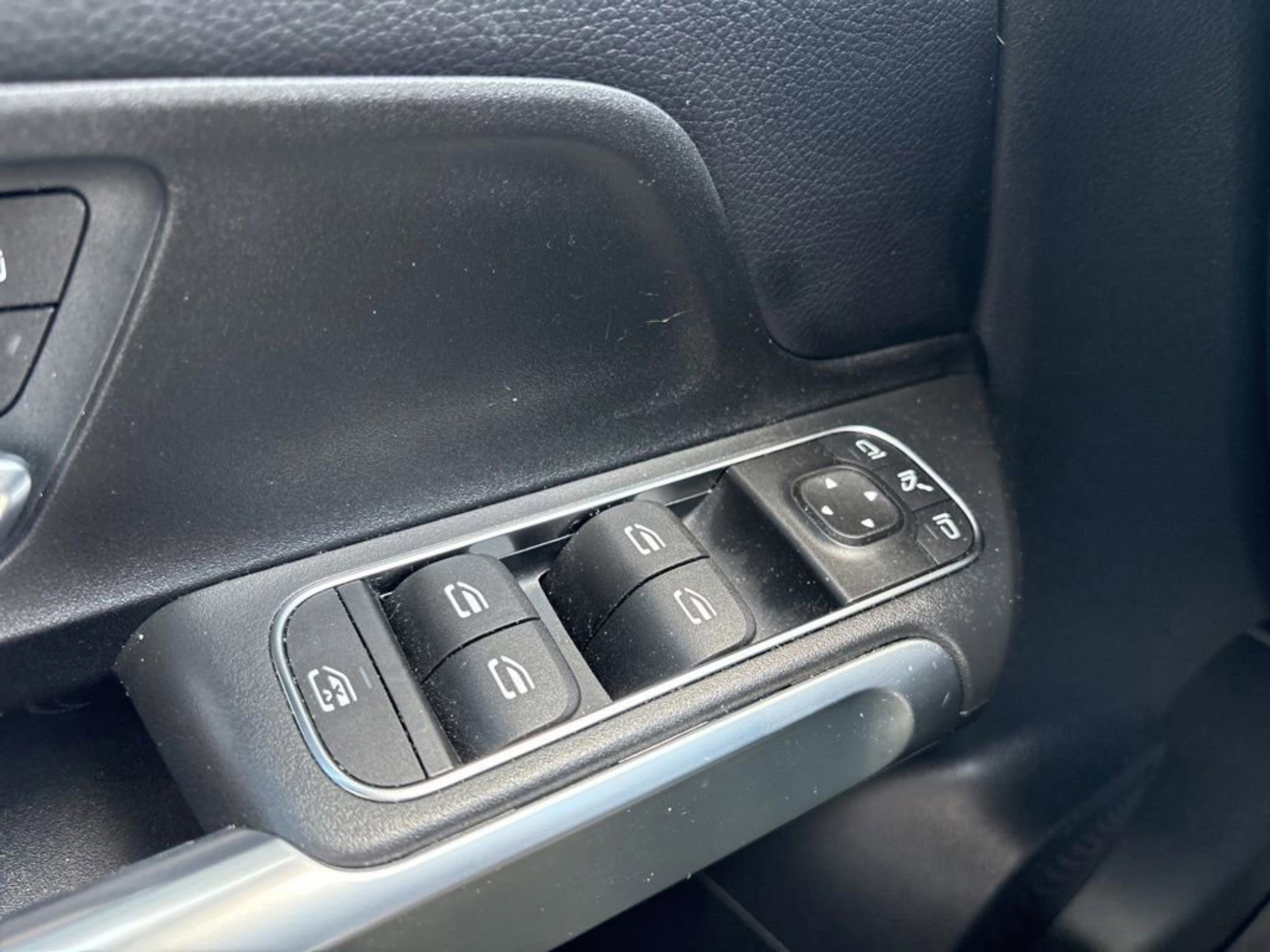 Used 2025 Mercedes-Benz GLB 250 image 20