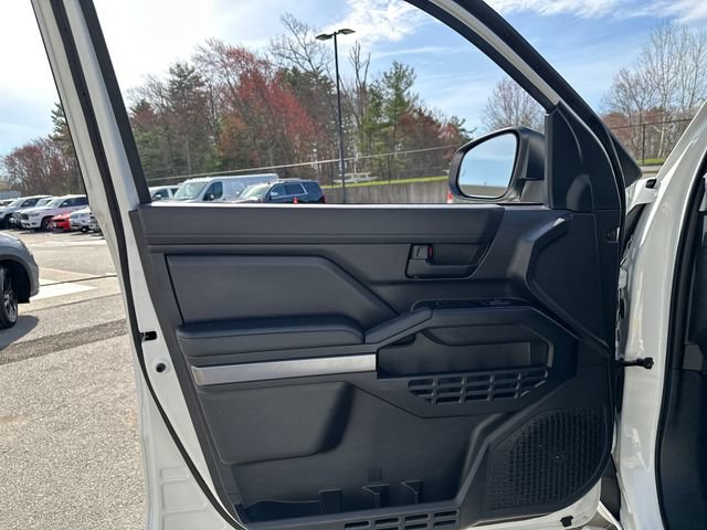 Used 2025 Toyota 4Runner SR5 AWD/4WD image 21