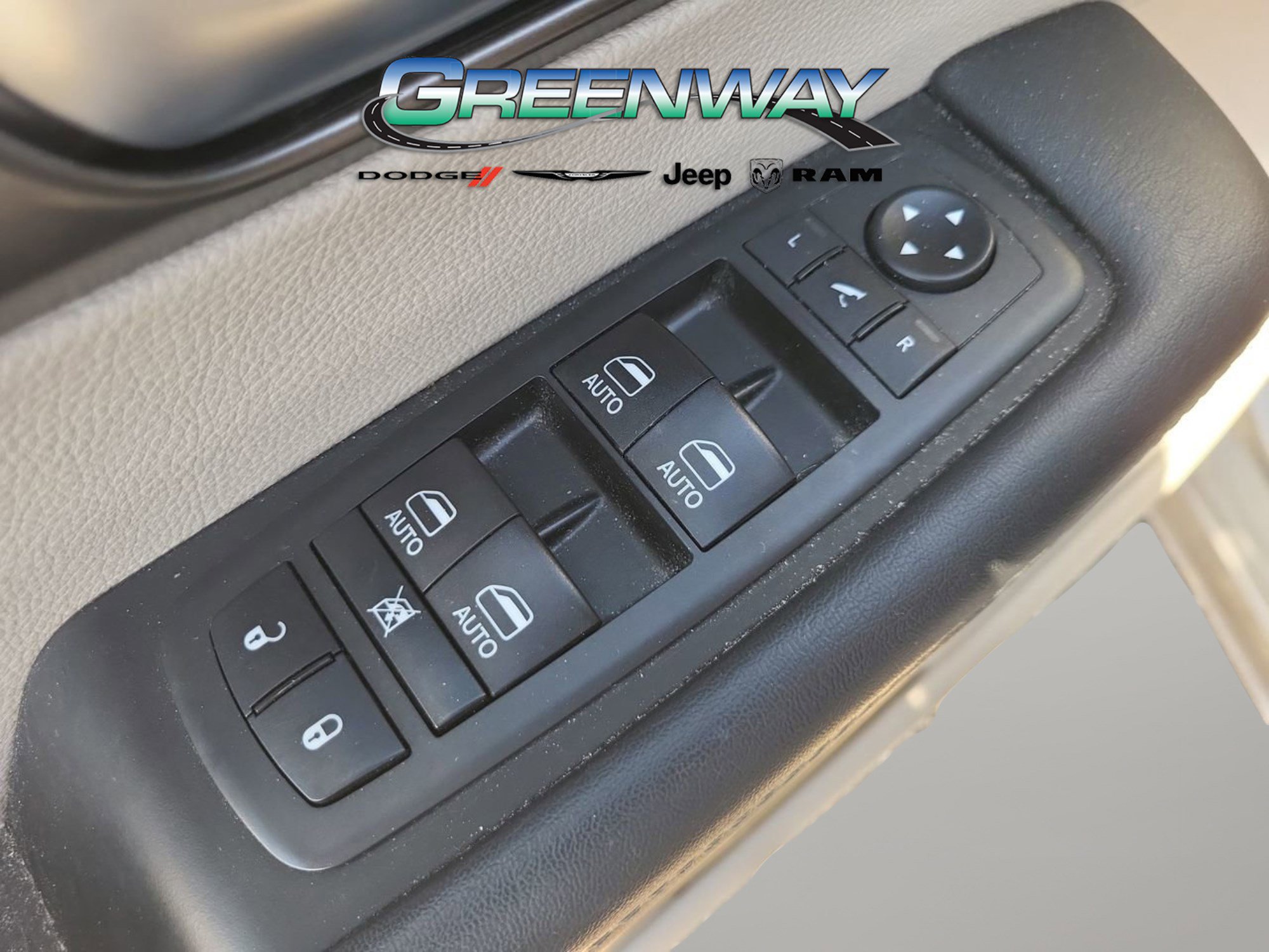 Used 2019 Chrysler Pacifica Limited image 18