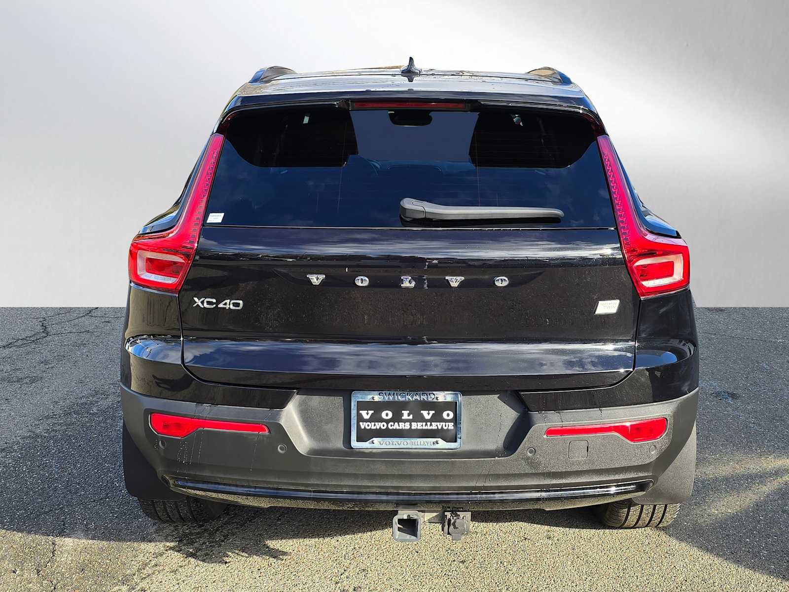 Used 2023 Volvo XC40 Recharge Ultimate w/ Protection Package Premier image 4