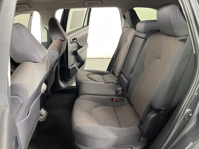 Used 2024 Toyota Highlander LE image 46