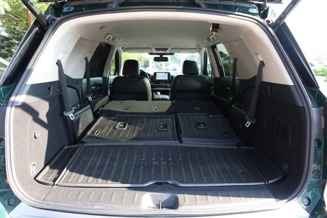 Certified 2022 Nissan Pathfinder SL w/ Cargo Package AWD/4WD image 9