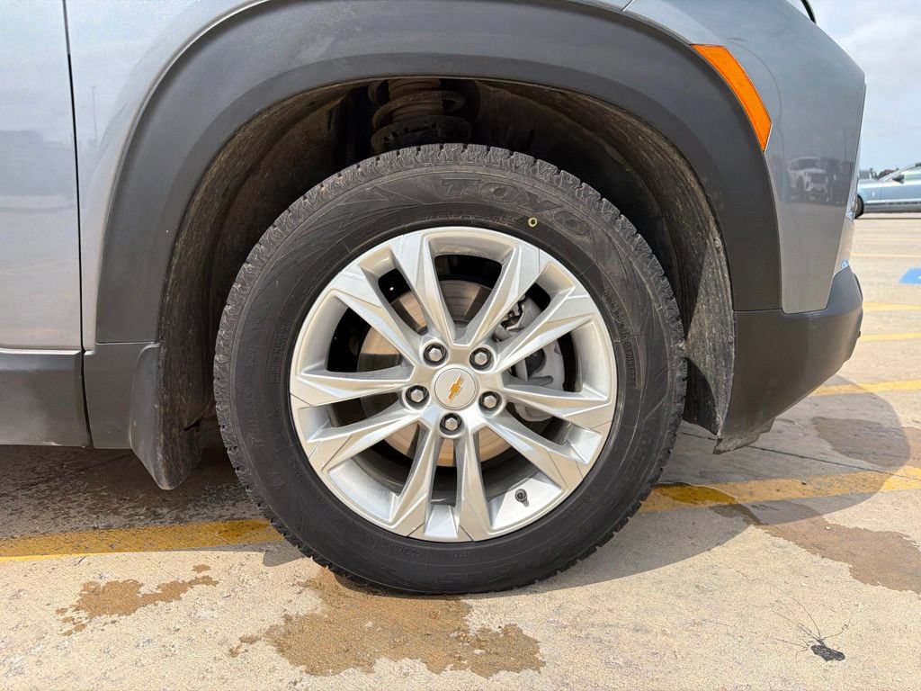Used 2021 Chevrolet TrailBlazer LS w/ LPO, Blackout Package FWD image 25
