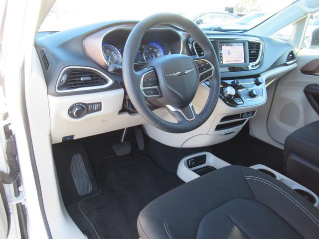 Certified 2023 Chrysler Voyager LX FWD image 18