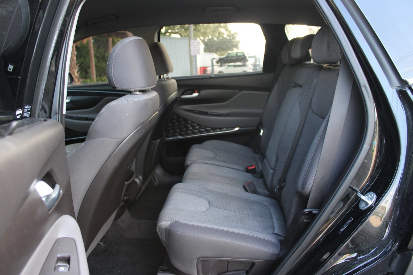 Used 2019 Hyundai Santa Fe SEL FWD image 9