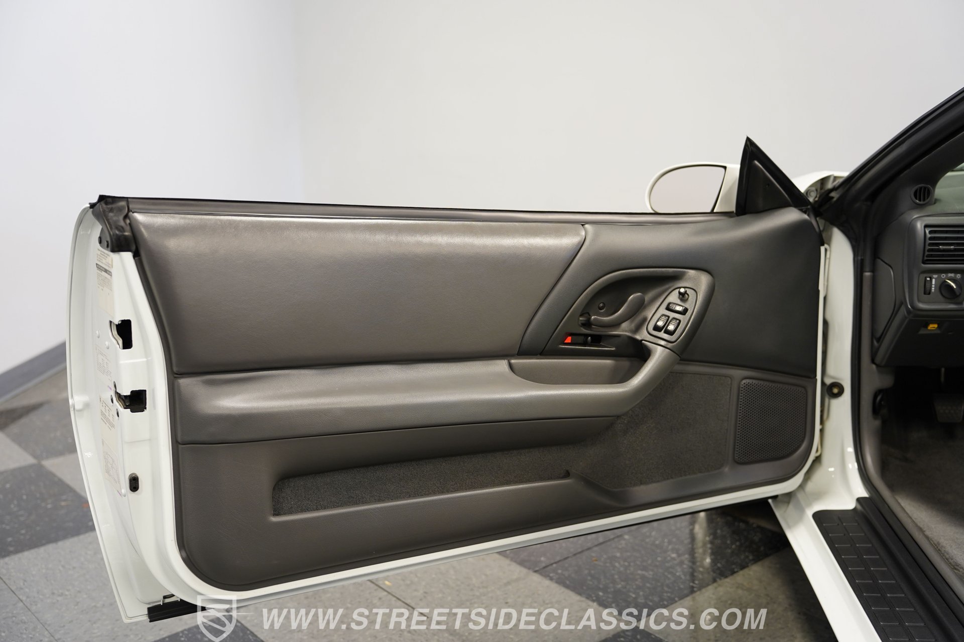 Used 1997 Chevrolet Camaro SS w/ SS Alteration Pkg RWD image 38