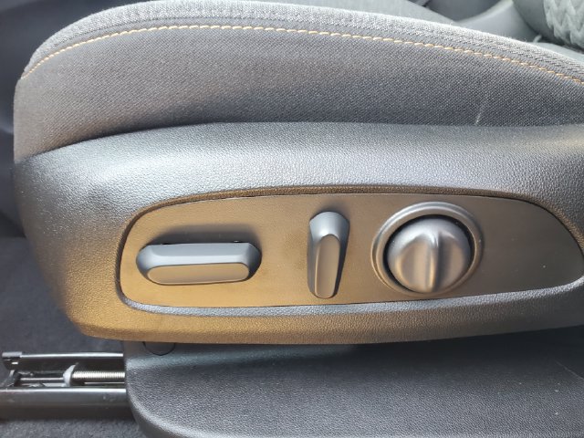 Used 2023 Chevrolet Equinox LT FWD image 21