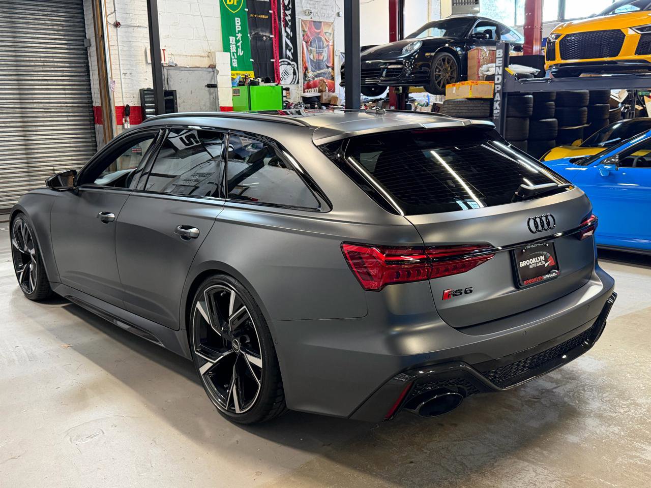 Used 2023 Audi RS 6 w/ Carbon Optic Package image 8