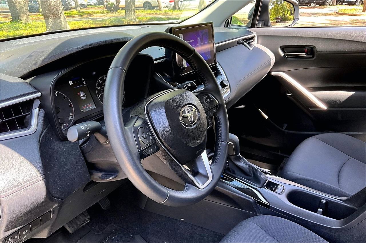 Used 2024 Toyota Corolla Cross LE w/ Moonroof Package image 14
