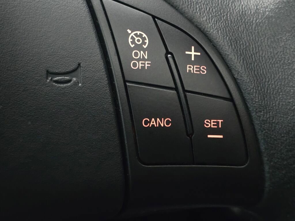 Used 2018 FIAT 500 Lounge image 27