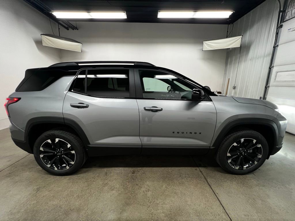 New 2026 Chevrolet Equinox RS image 2