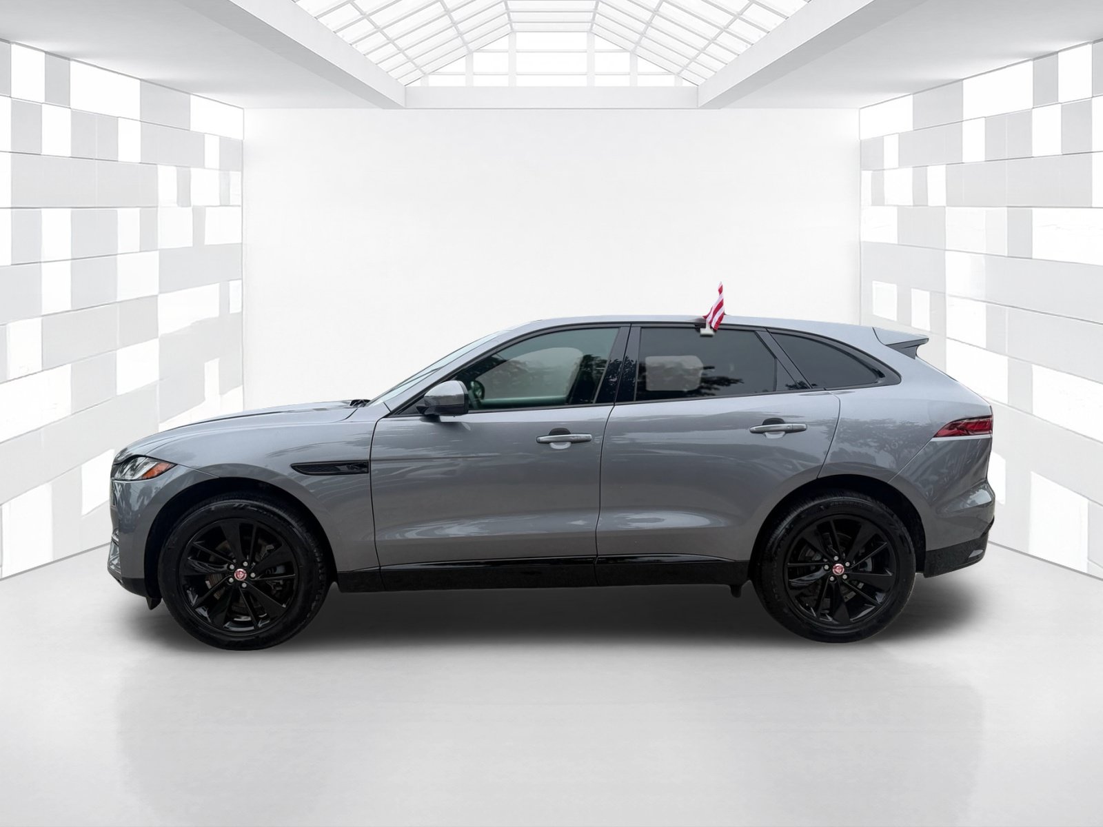 Used 2023 Jaguar F-PACE S AWD/4WD image 4