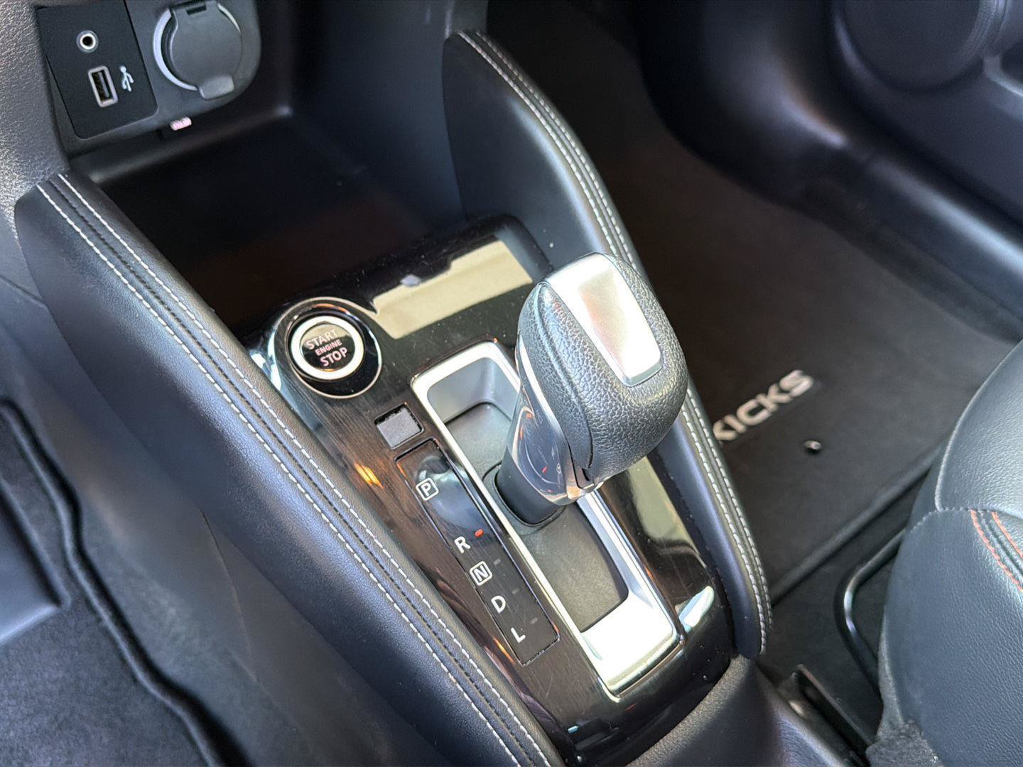 Used 2020 Nissan Kicks SR w/ SR Premium Package FWD image 27