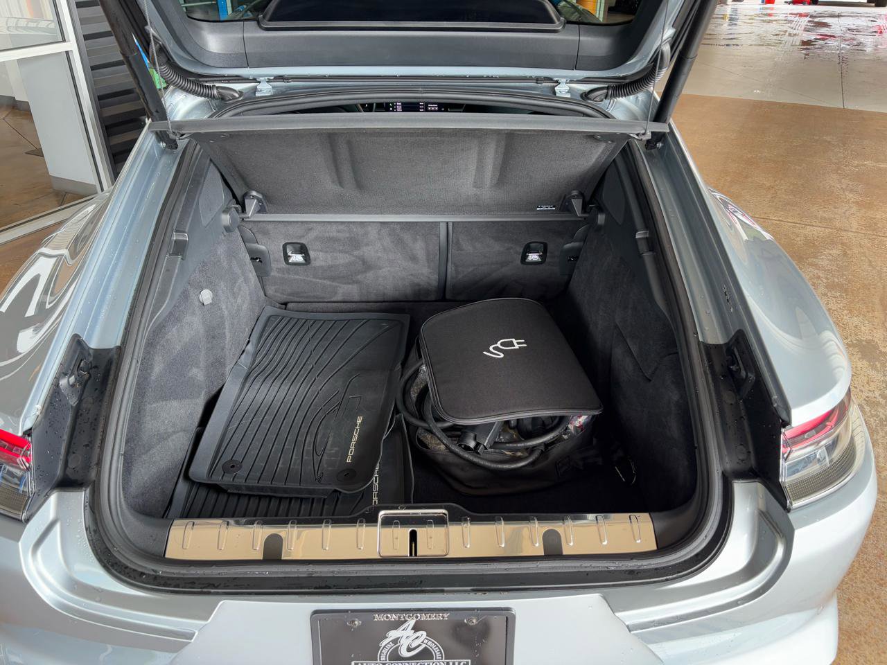 Used 2022 Porsche Panamera 4 Platinum Edition image 29