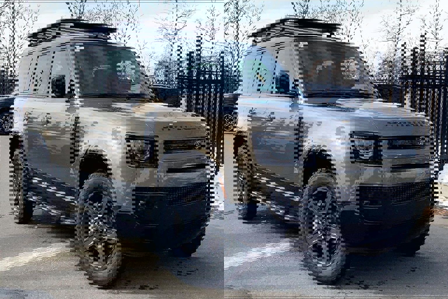 New 2026 Land Rover Defender 110 X-Dynamic SE image 2