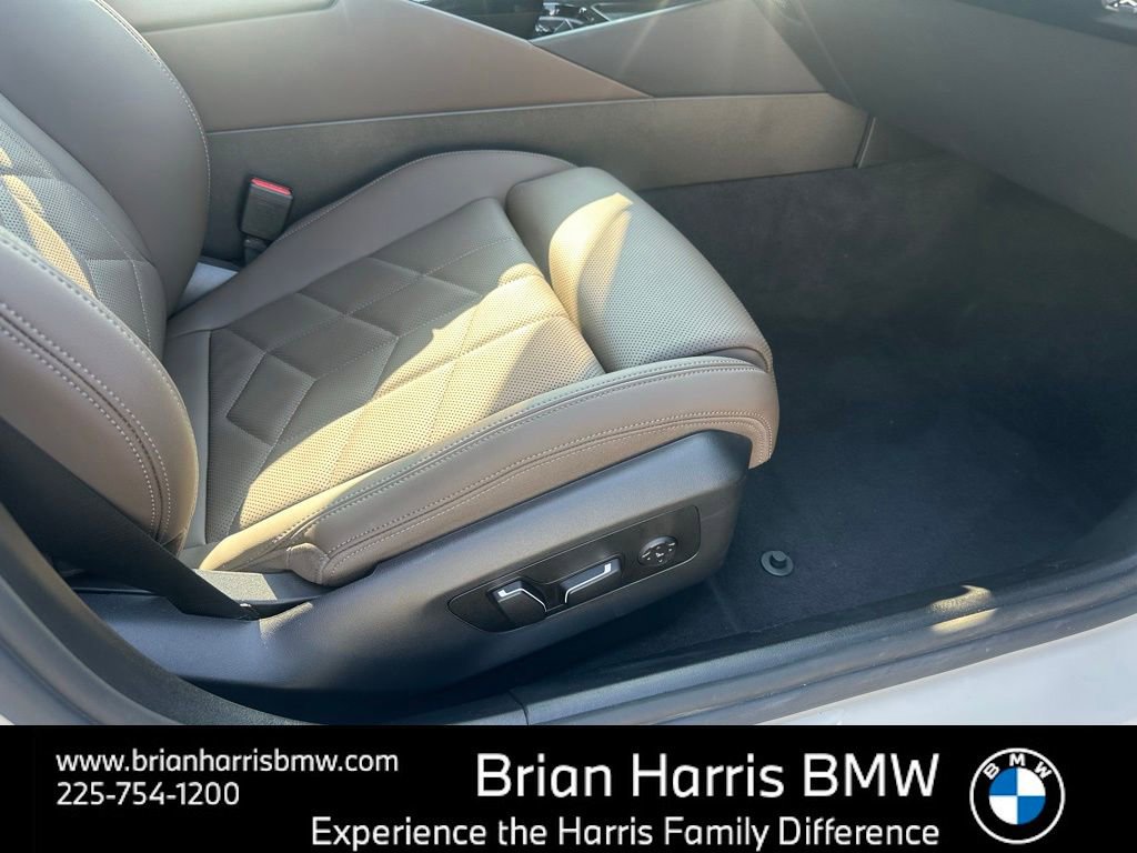 Certified 2025 BMW 530i image 17