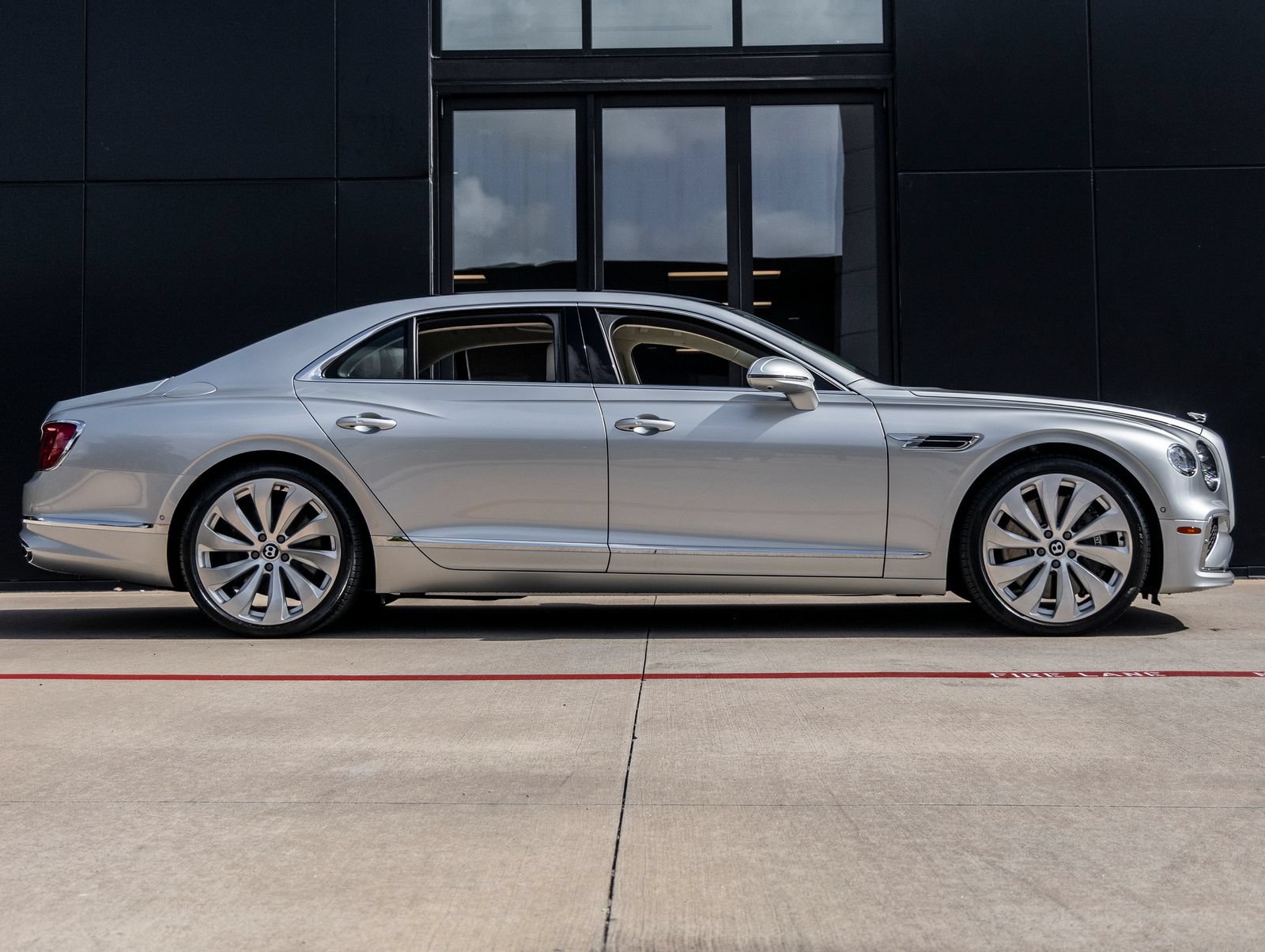 Used 2026 Bentley Flying Spur V8 AWD/4WD image 10