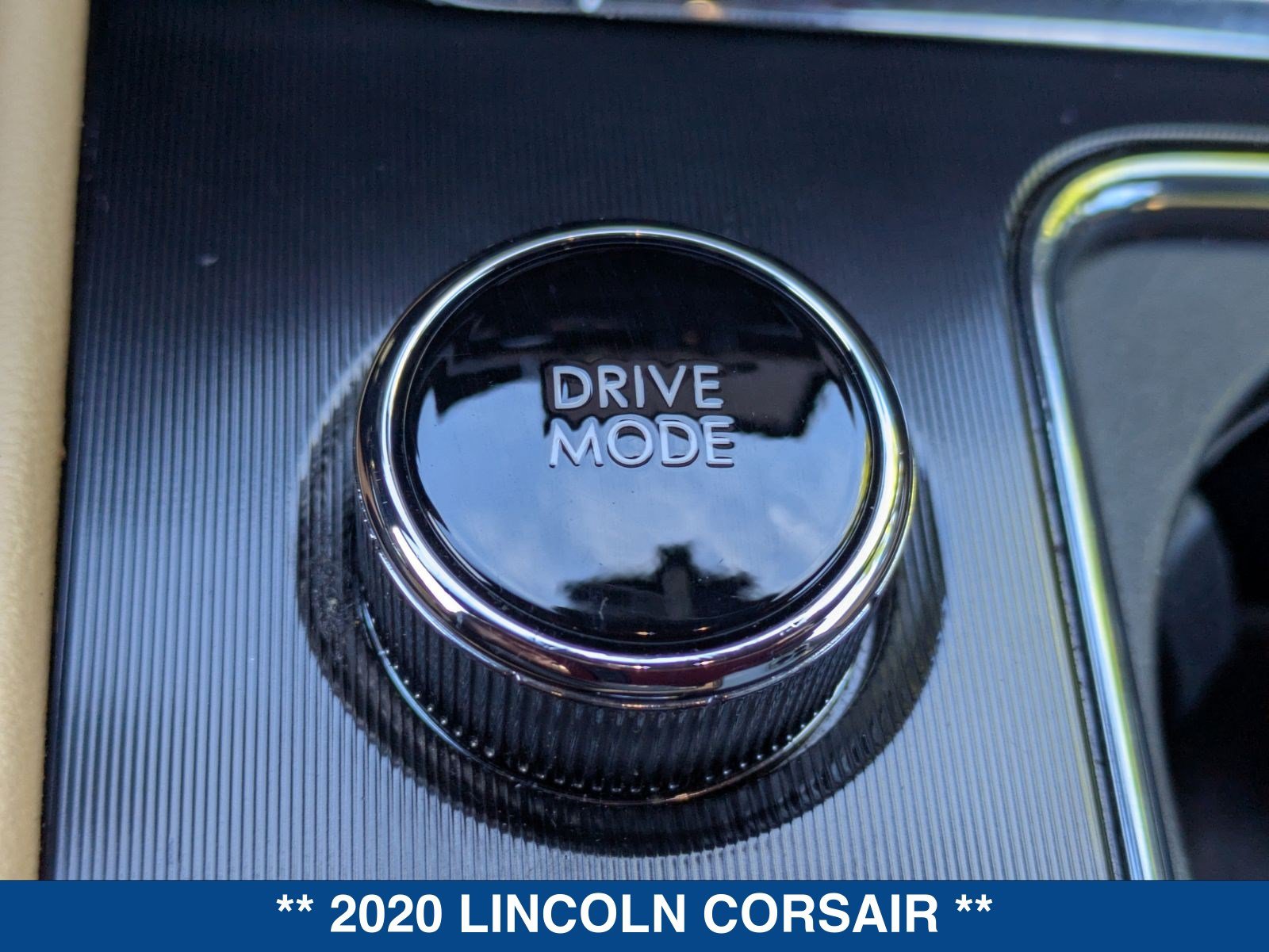 Used 2020 Lincoln Corsair Reserve w/ Elements Package FWD image 35