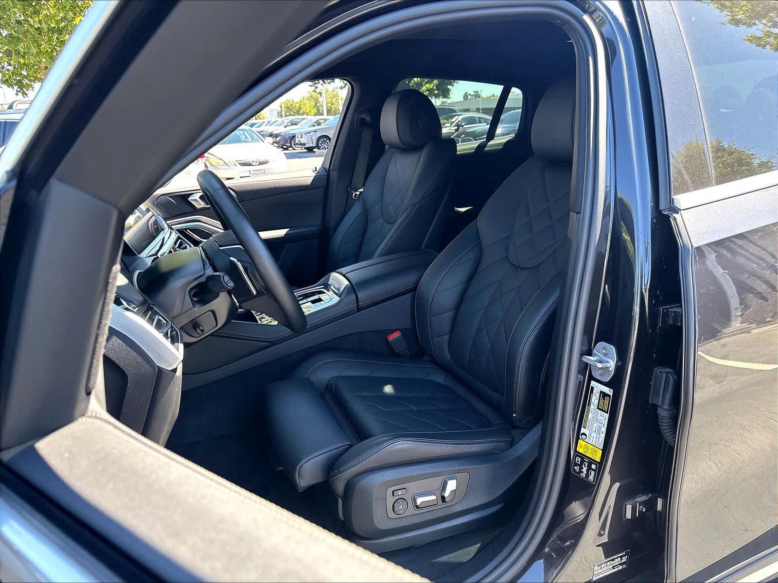Used 2023 BMW X6 xDrive40i w/ Premium Package AWD/4WD image 24