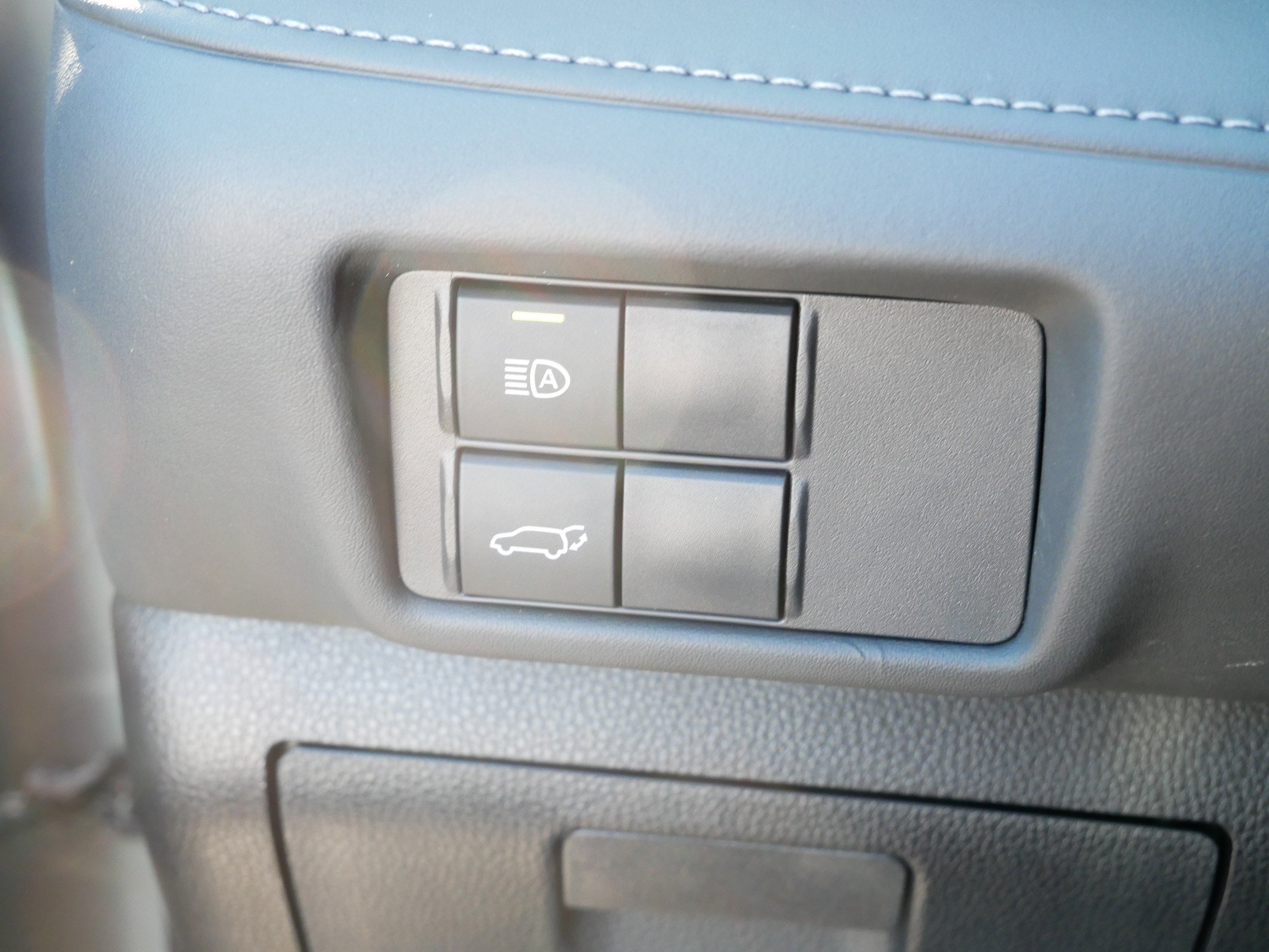 Used 2020 Toyota Highlander XLE image 26