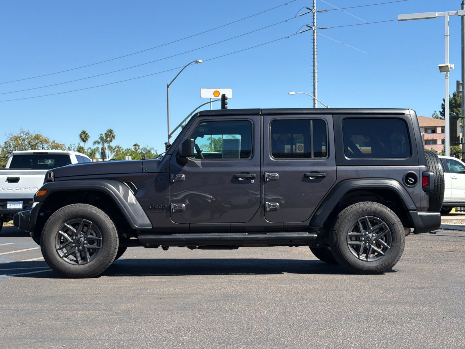 Used 2024 Jeep Wrangler Unlimited Sport AWD/4WD image 2