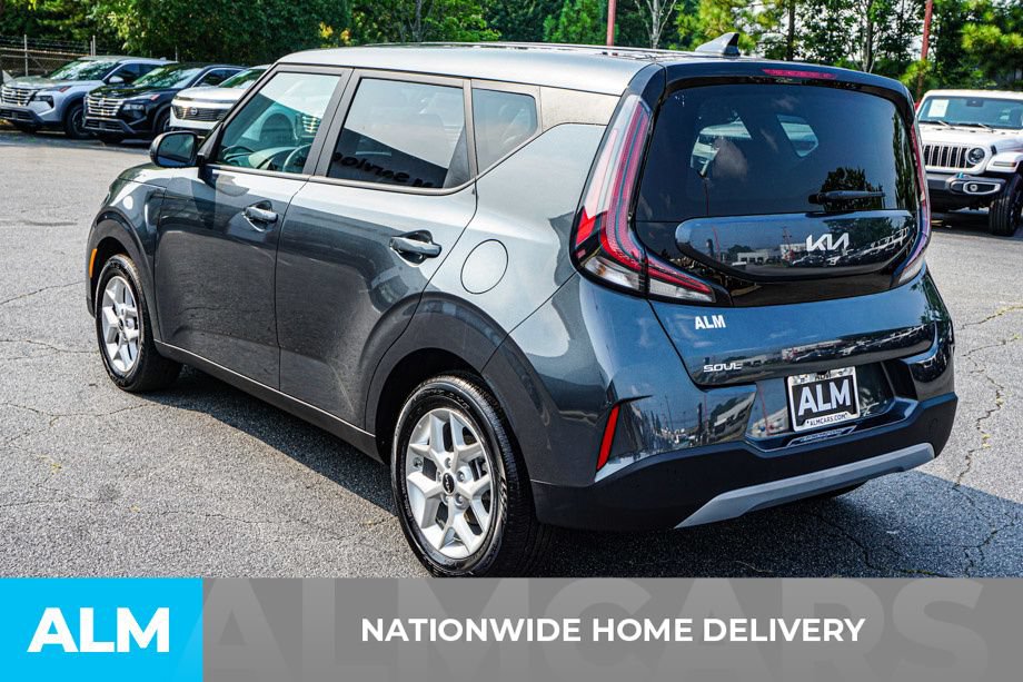 Used 2025 Kia Soul LX w/ LX Technology Package FWD image 4