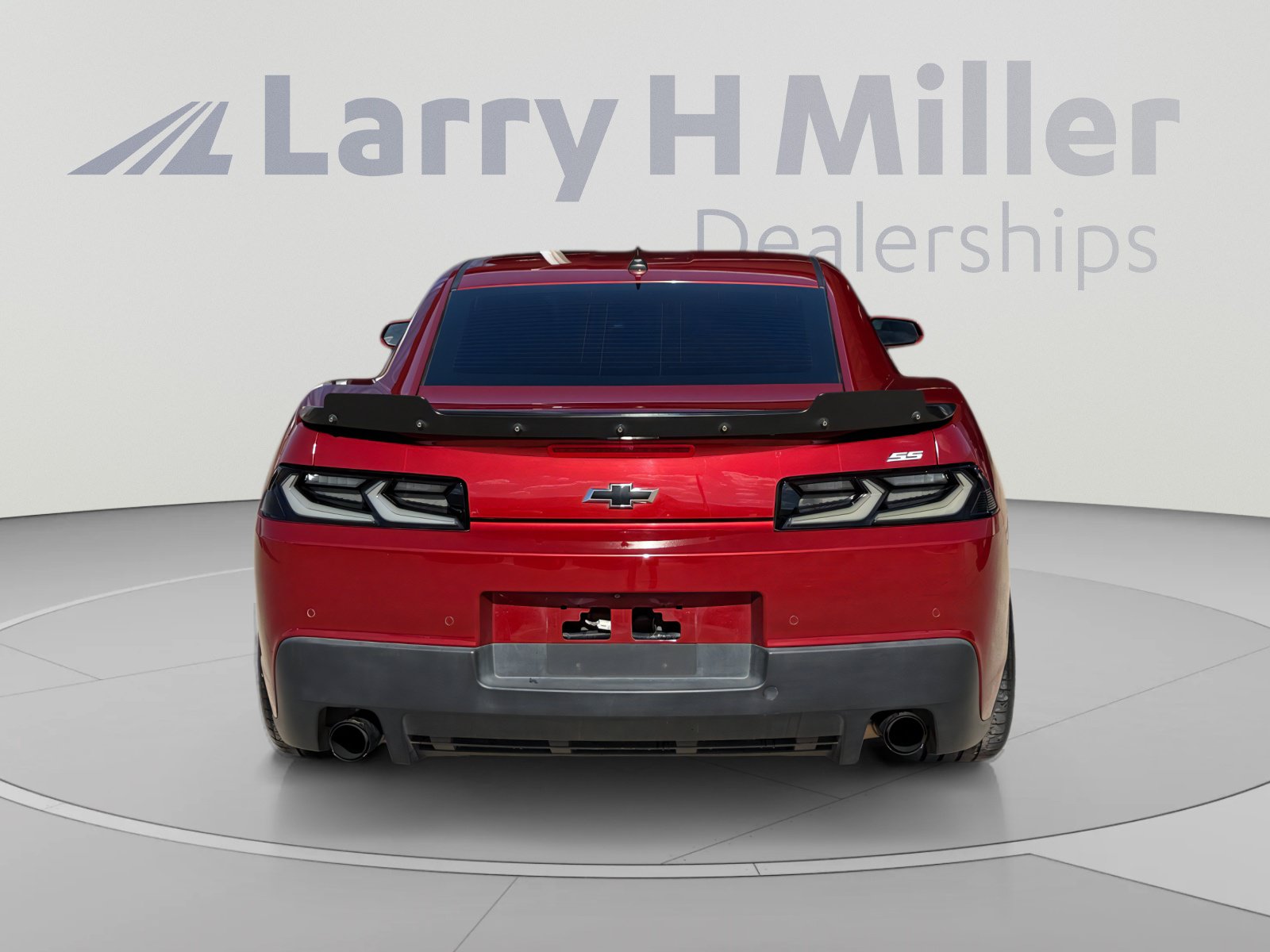 Used 2015 Chevrolet Camaro SS w/ SS Performance Package RWD image 4