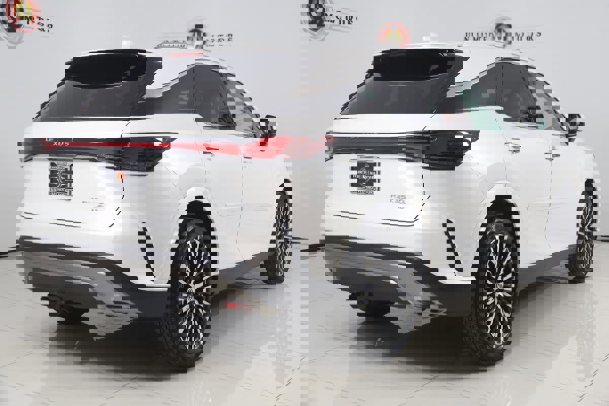 Used 2024 Lexus RX 350 Premium image 3