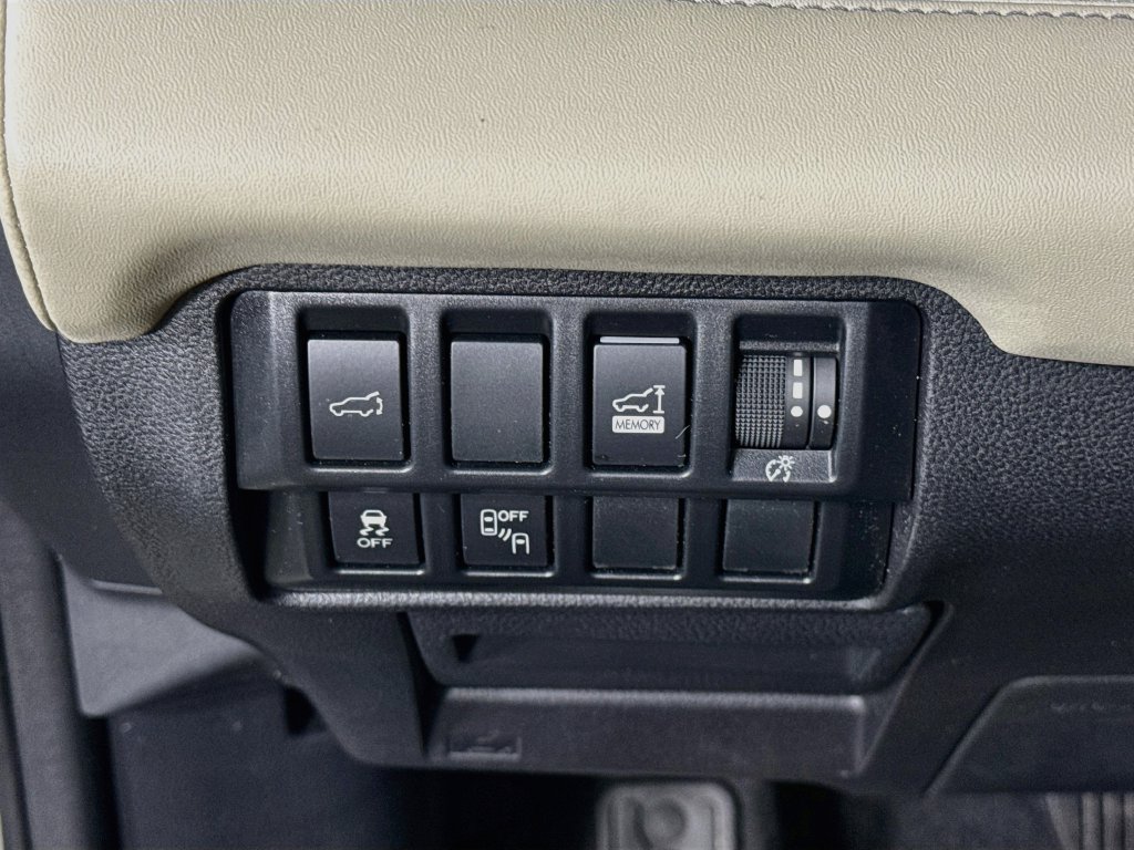 Used 2019 Subaru Ascent Limited AWD/4WD image 18