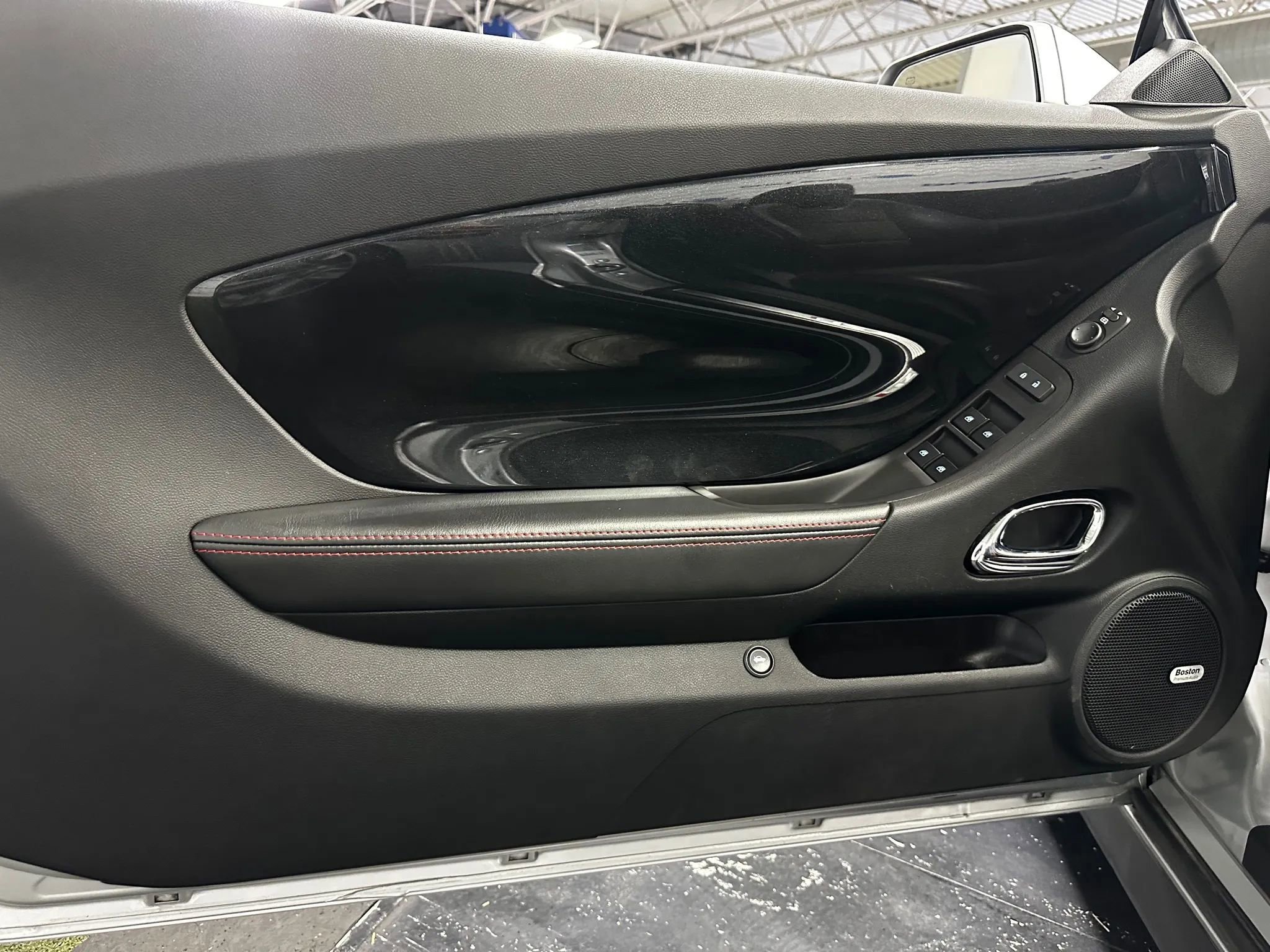 Used 2014 Chevrolet Camaro ZL1 RWD image 18