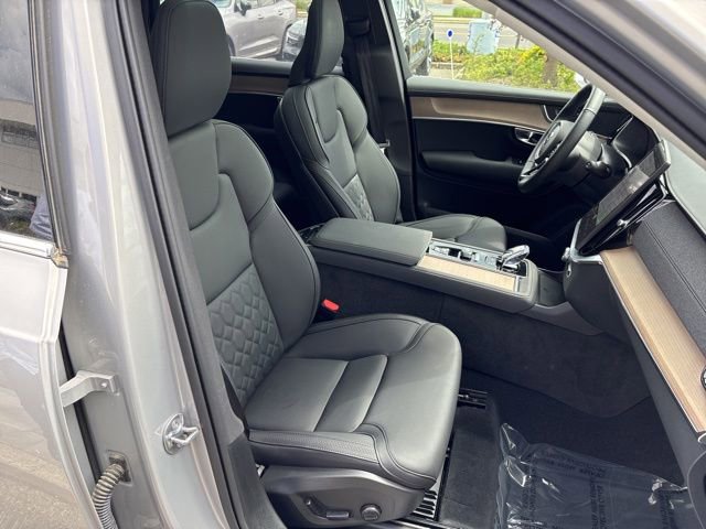 Used 2025 Volvo XC90 B6 Plus AWD/4WD image 16