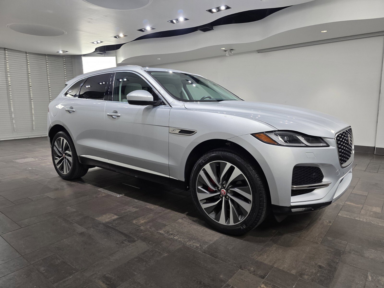 Used 2022 Jaguar F-PACE S AWD/4WD image 27